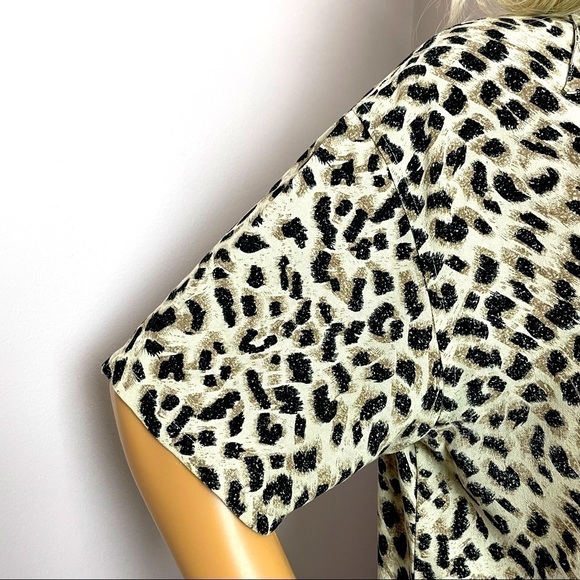 Vintage Women's 100% Silk Animal Print Button-Down Top, Size Medium - Picture 4 of 14